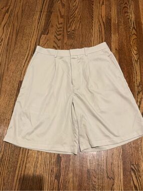 Walter Hagen Men's Classic Casual Shorts in Light Cream